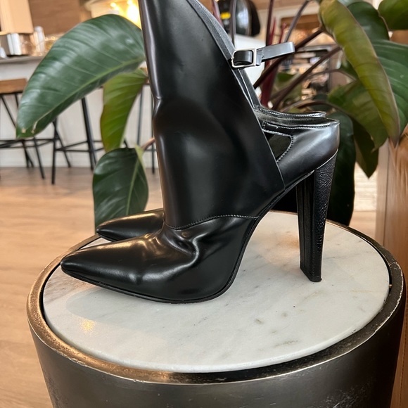 Alexander Wang Lys Cut Out Booties - Picture 6 of 9